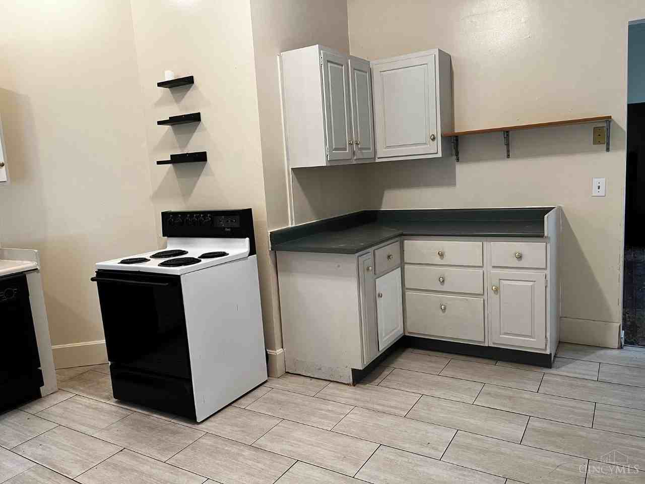 241 E University Ave - Photo 4 of 11