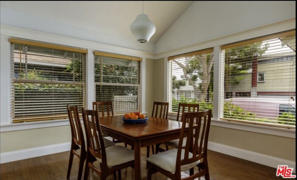 652 Woodlawn Ave - Photo 4 of 15