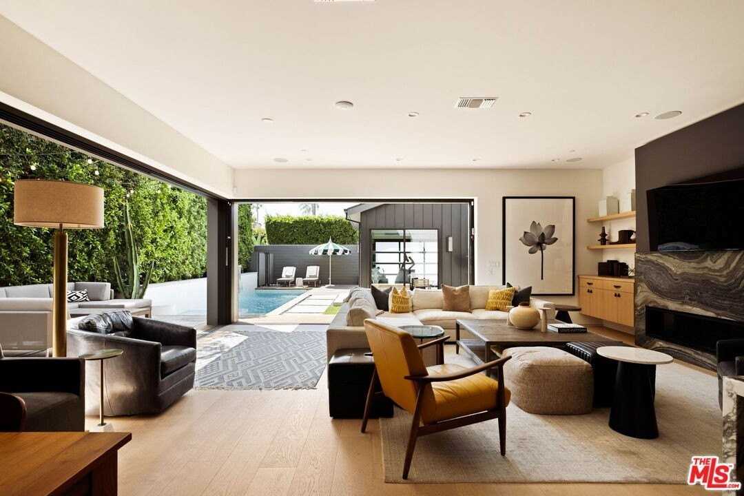 2137 Glyndon Ave - Photo 6 of 36