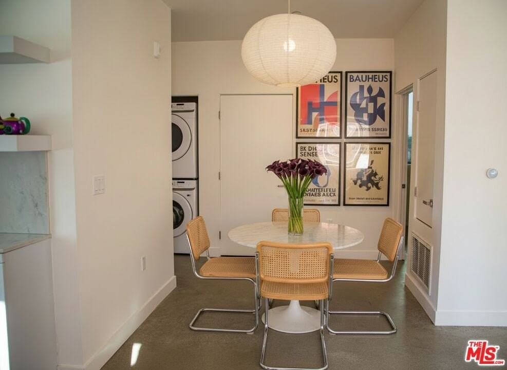 4826 Franklin Ave Apt 2 - Photo 3 of 11