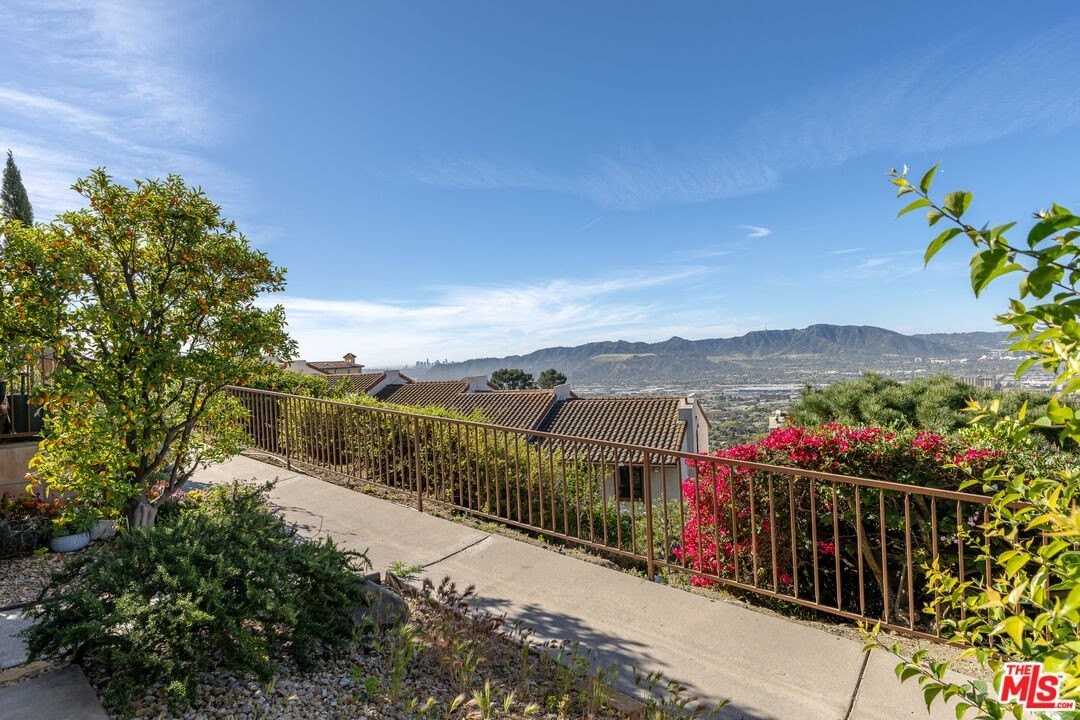 1709 Camino De Villas - Photo 3 of 40