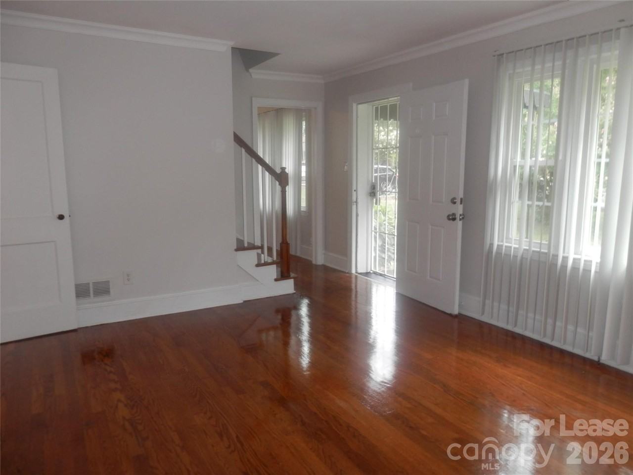 1701 Washington Ave - Photo 6 of 27