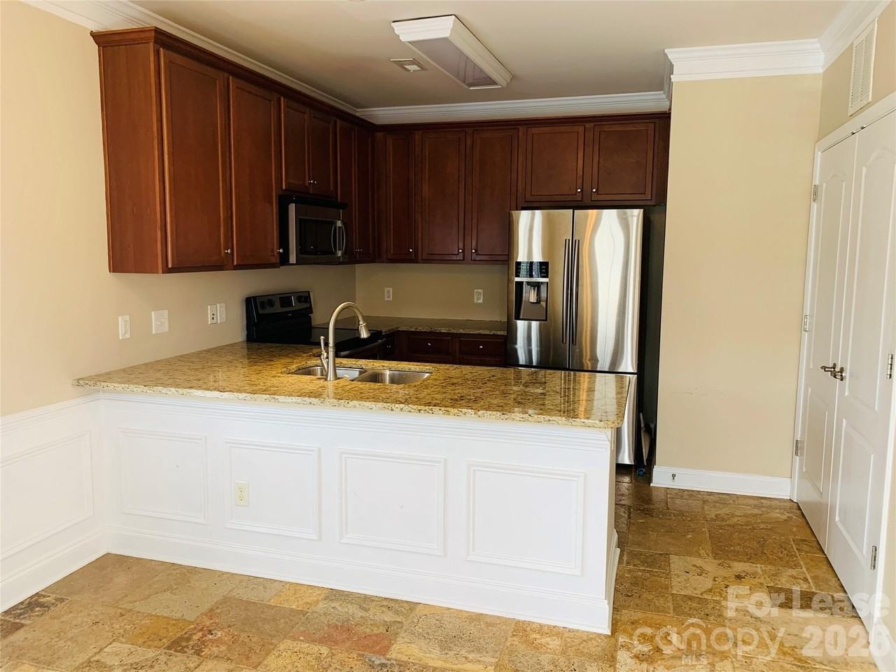 11058 Cedar Walk Ln - Photo 5 of 12