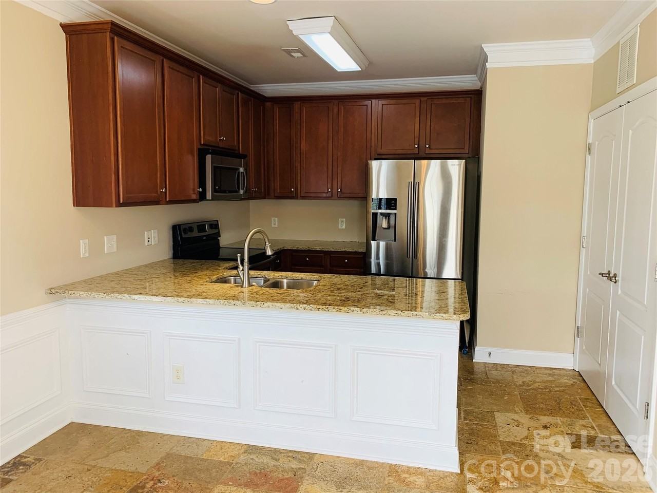 11058 Cedar Walk Ln - Photo 6 of 12