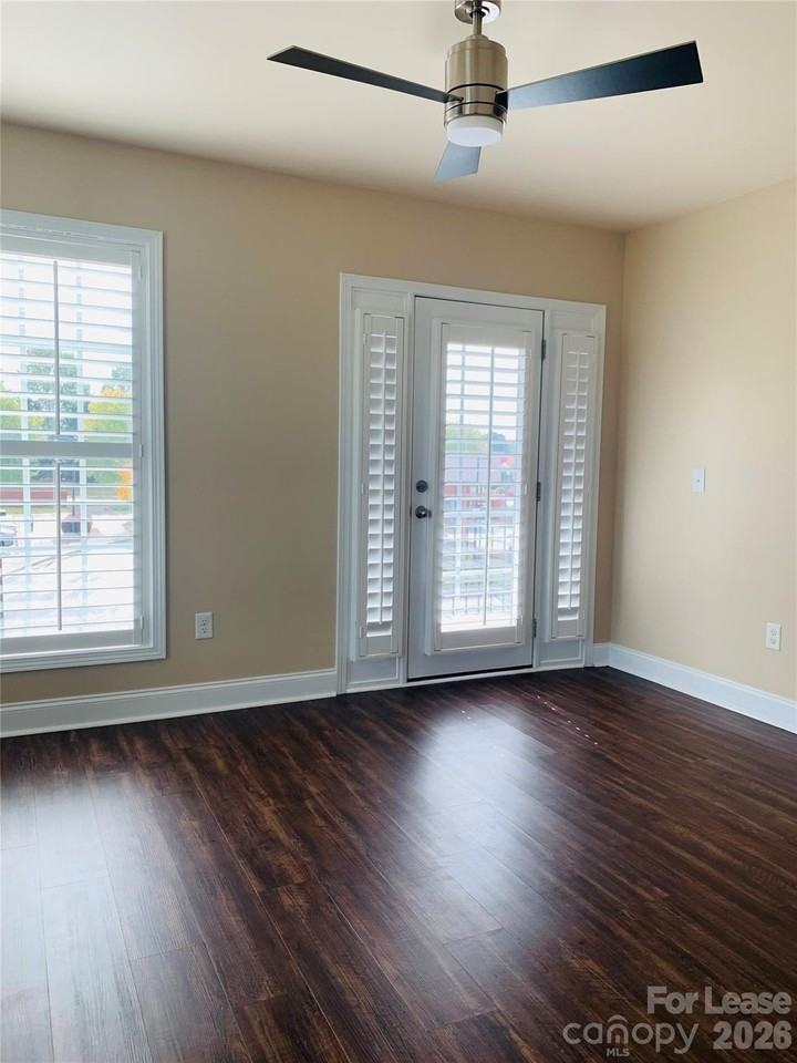 11058 Cedar Walk Ln - Photo 7 of 12