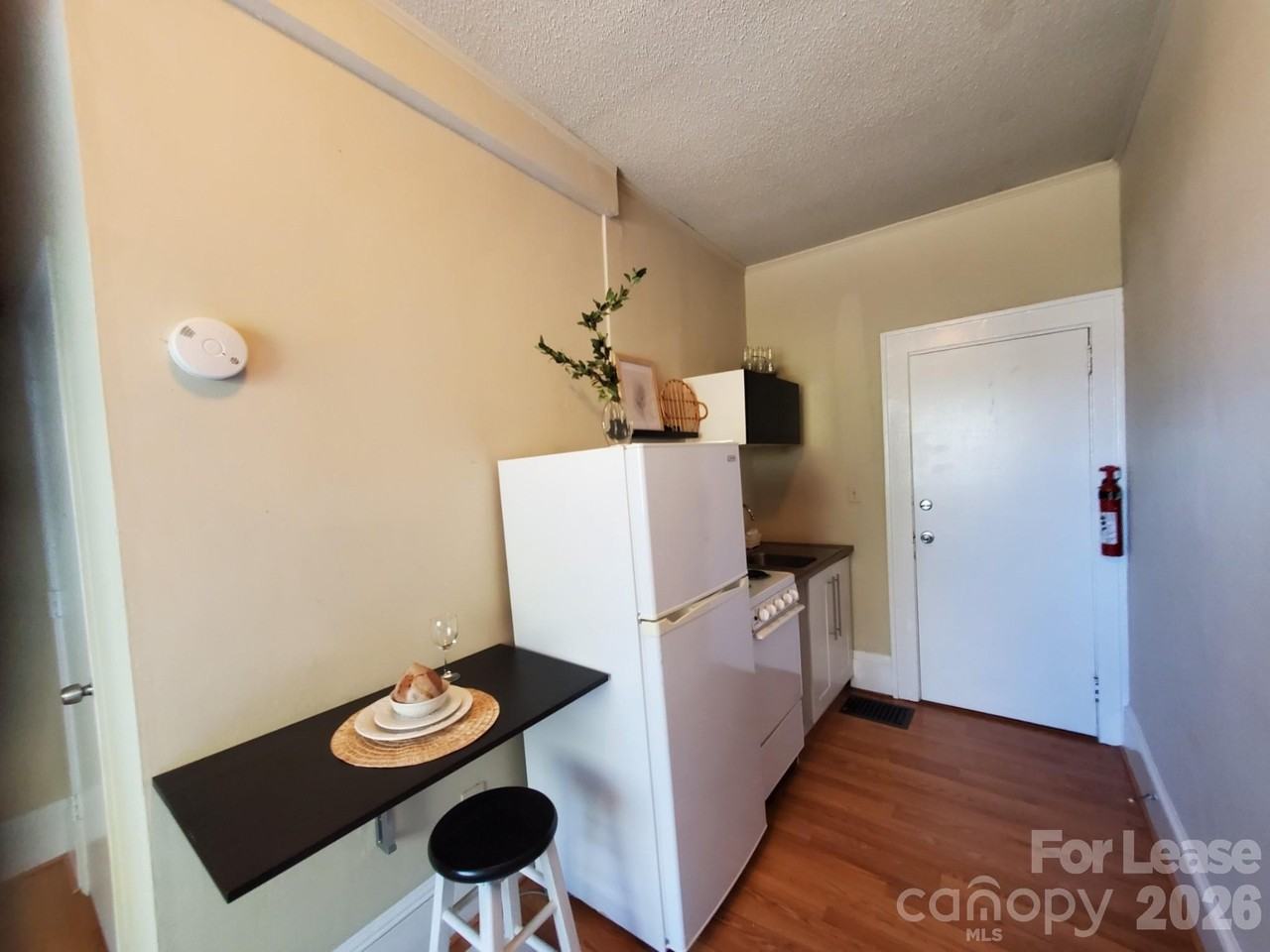 823 Central Ave Apt 6 - Photo 3 of 13