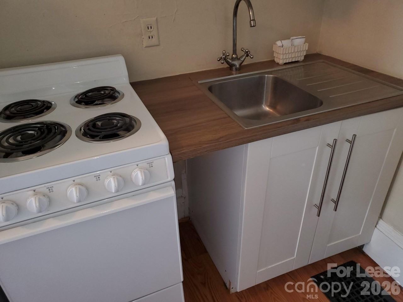 823 Central Ave Apt 6 - Photo 4 of 13