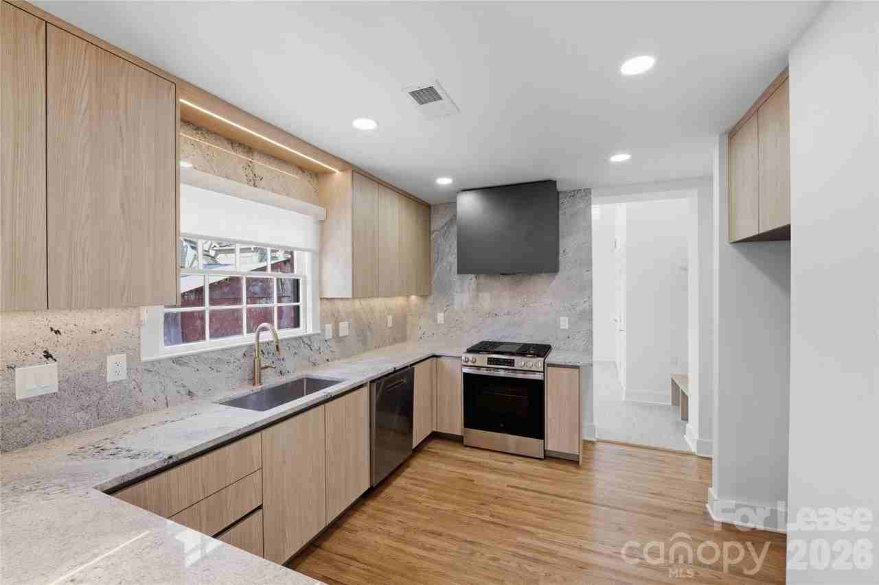 1838 Merriman Ave - Photo 3 of 30