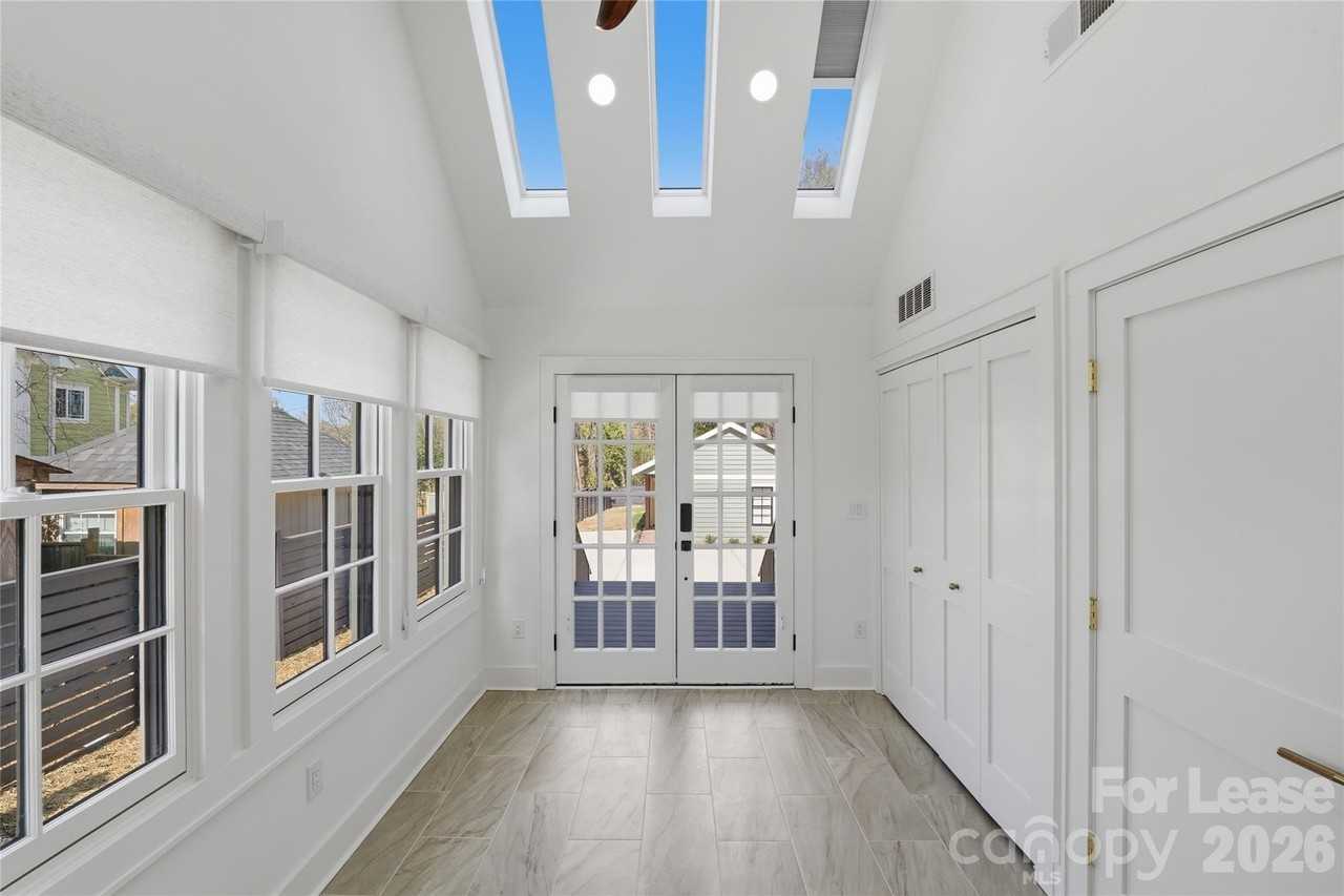 1838 Merriman Ave - Photo 5 of 30