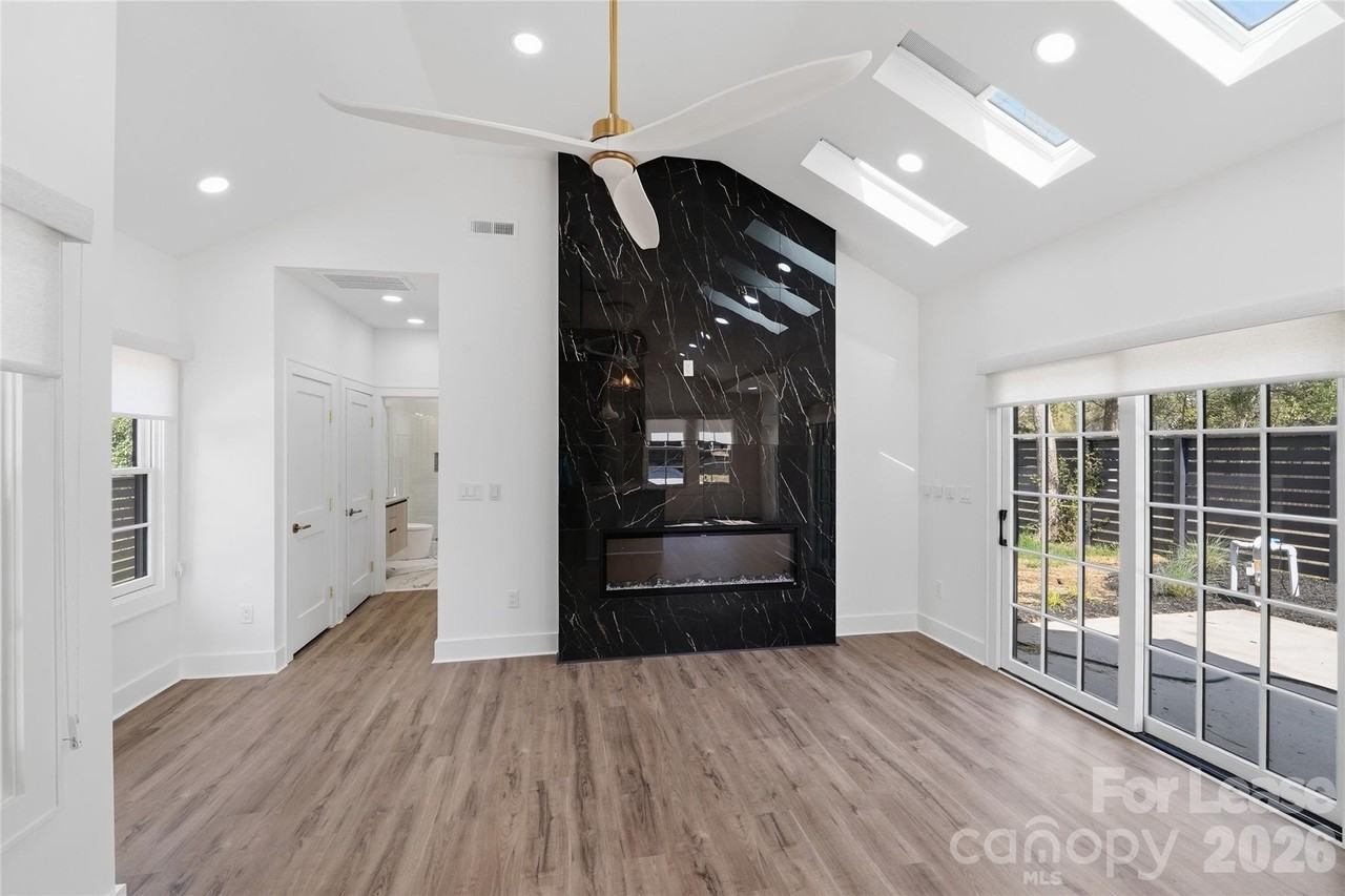 1840 Merriman Ave - Photo 4 of 33