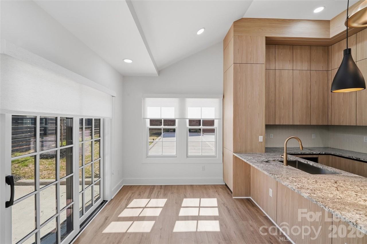 1840 Merriman Ave - Photo 5 of 33