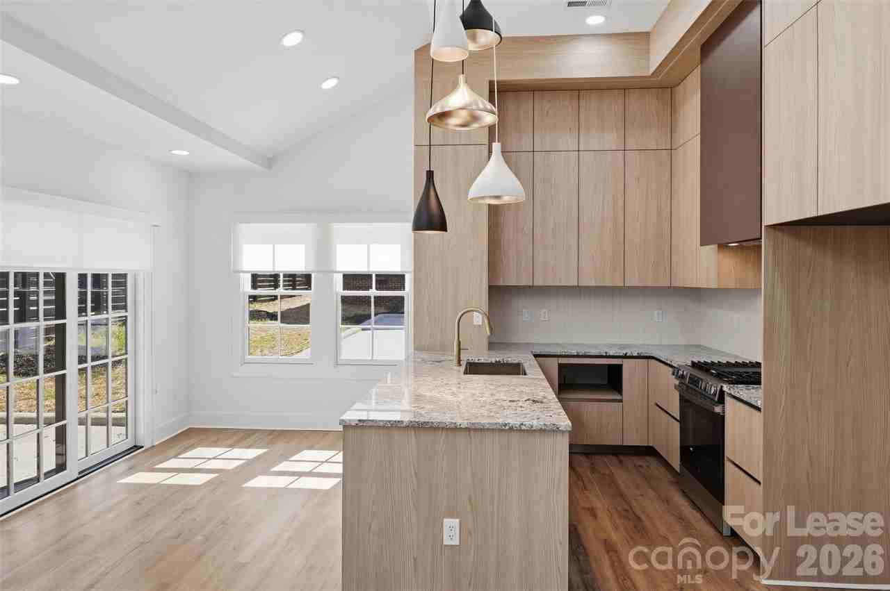 1840 Merriman Ave - Photo 3 of 33