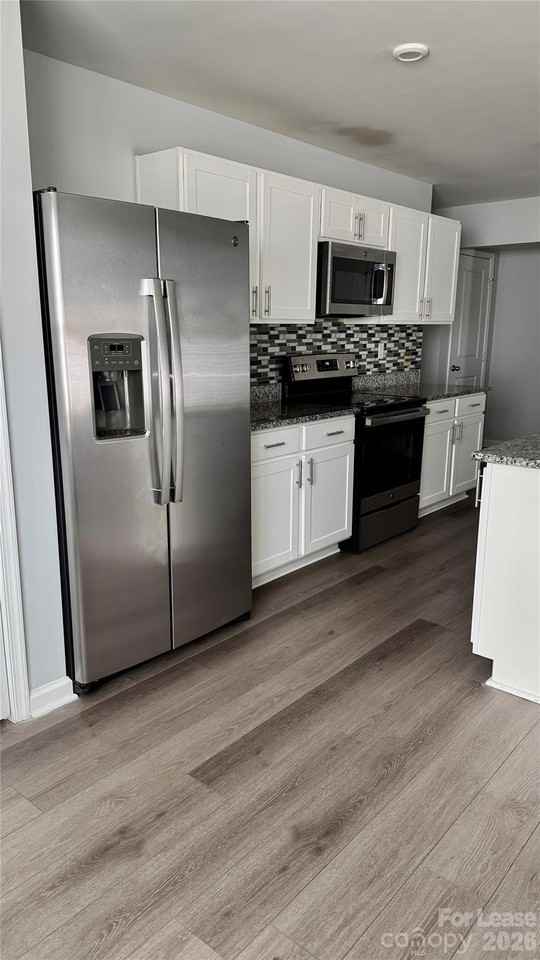 1008 Skipjack Ln - Photo 2 of 25