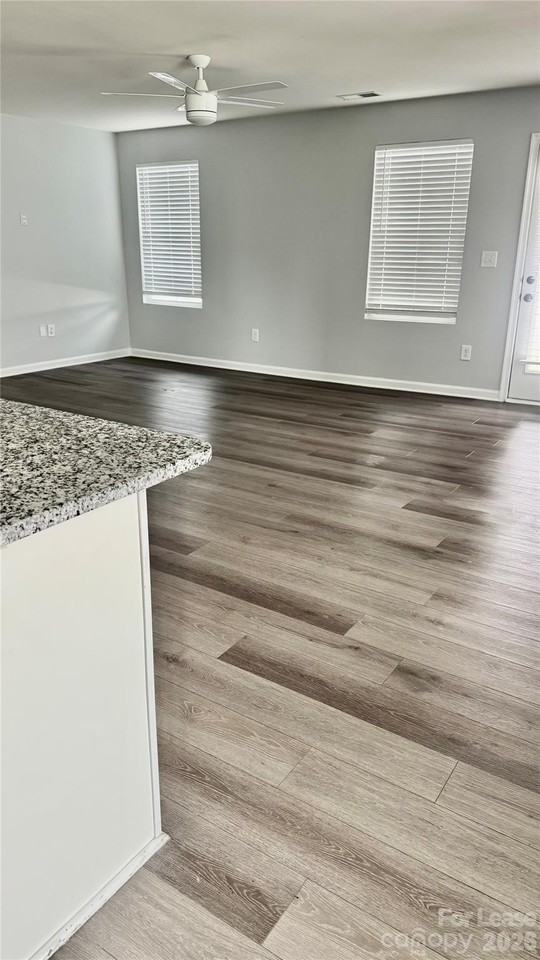 1008 Skipjack Ln - Photo 5 of 25