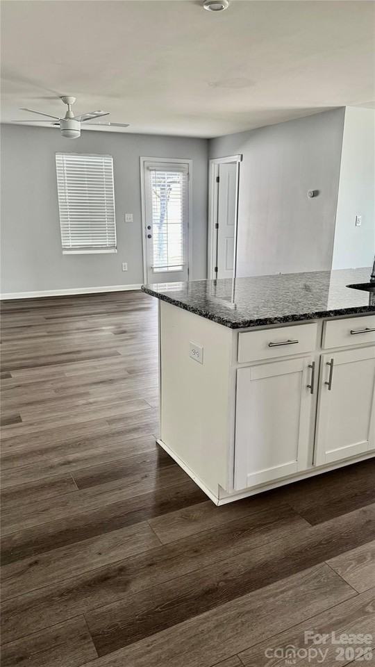 1008 Skipjack Ln - Photo 6 of 25