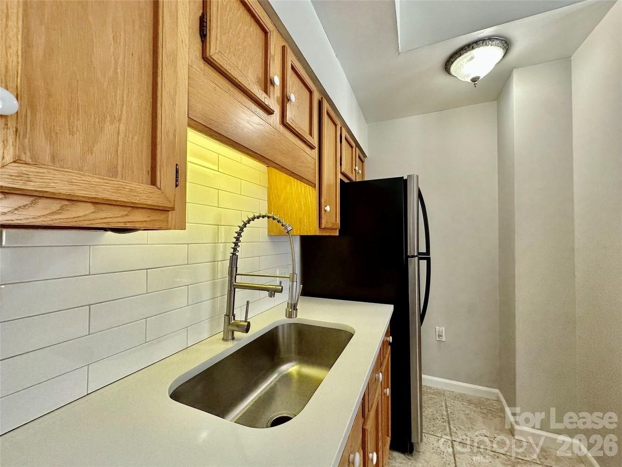 229 N Poplar St Apt 29 - Photo 7 of 21