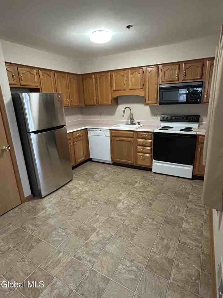 55 Elderberry Ct - Photo 2 of 13