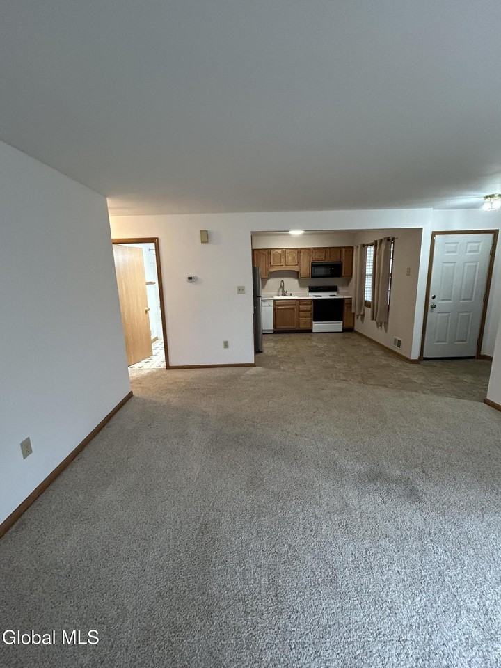 55 Elderberry Ct - Photo 4 of 13