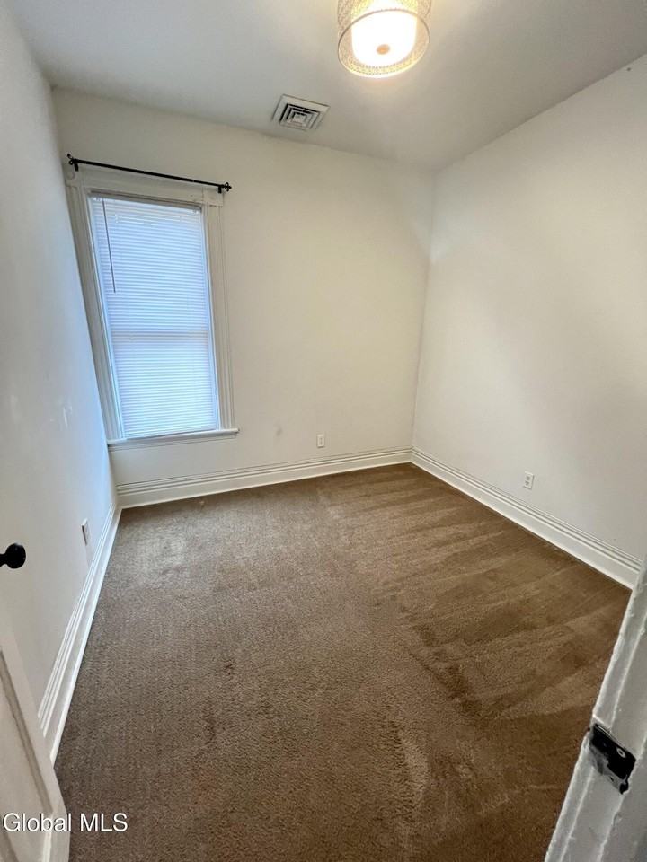 39 1/2 Milton Ave Unit 2 - Photo 7 of 18