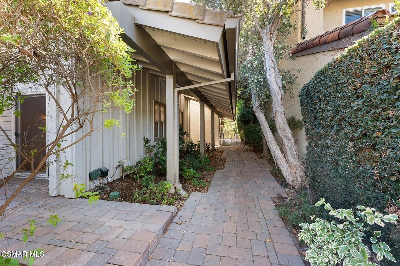 3830 Mainsail Cir - Photo 5 of 48