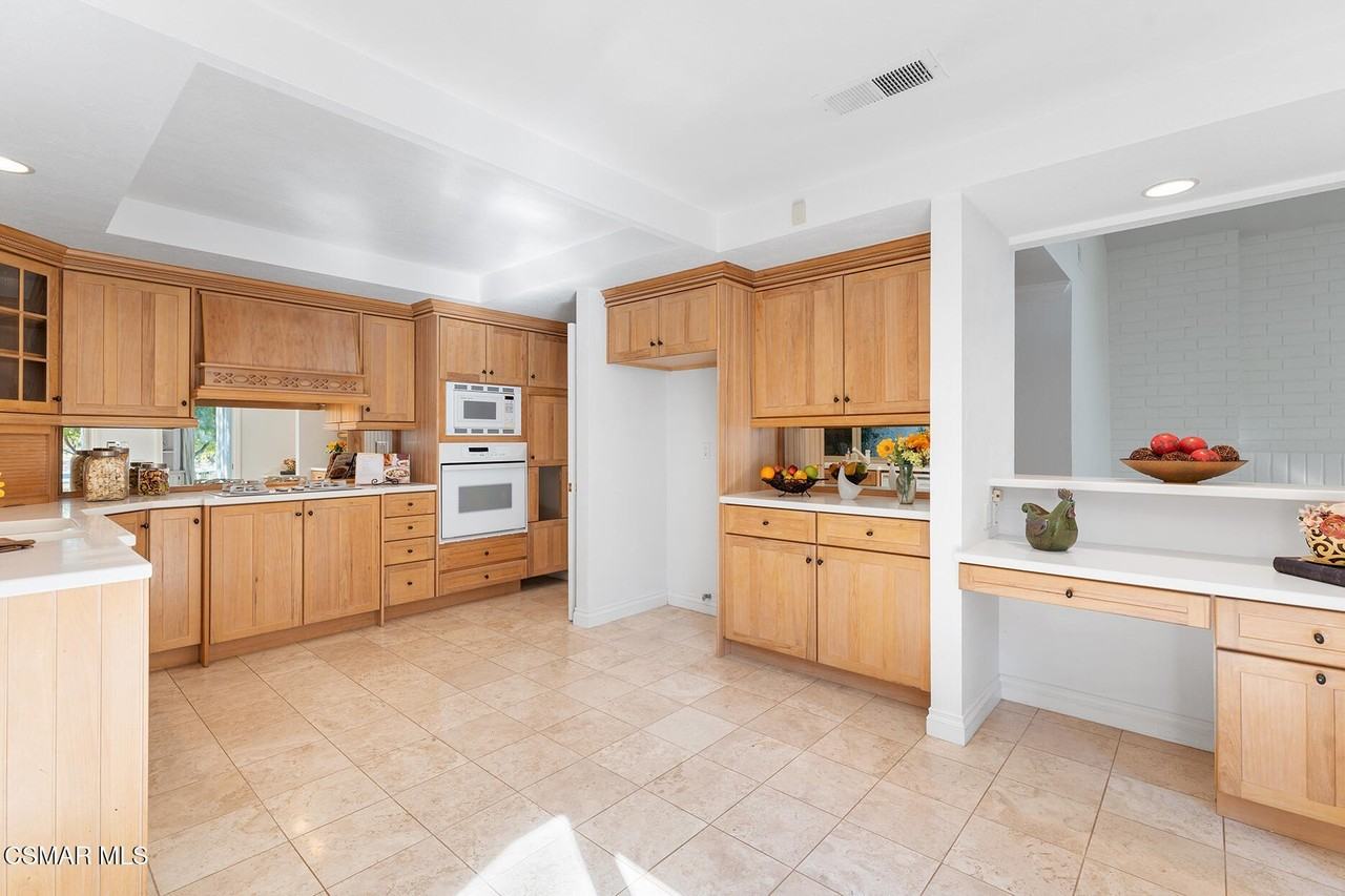 3830 Mainsail Cir - Photo 7 of 48