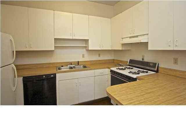 156 Coming St Apt A - Photo 4 of 14