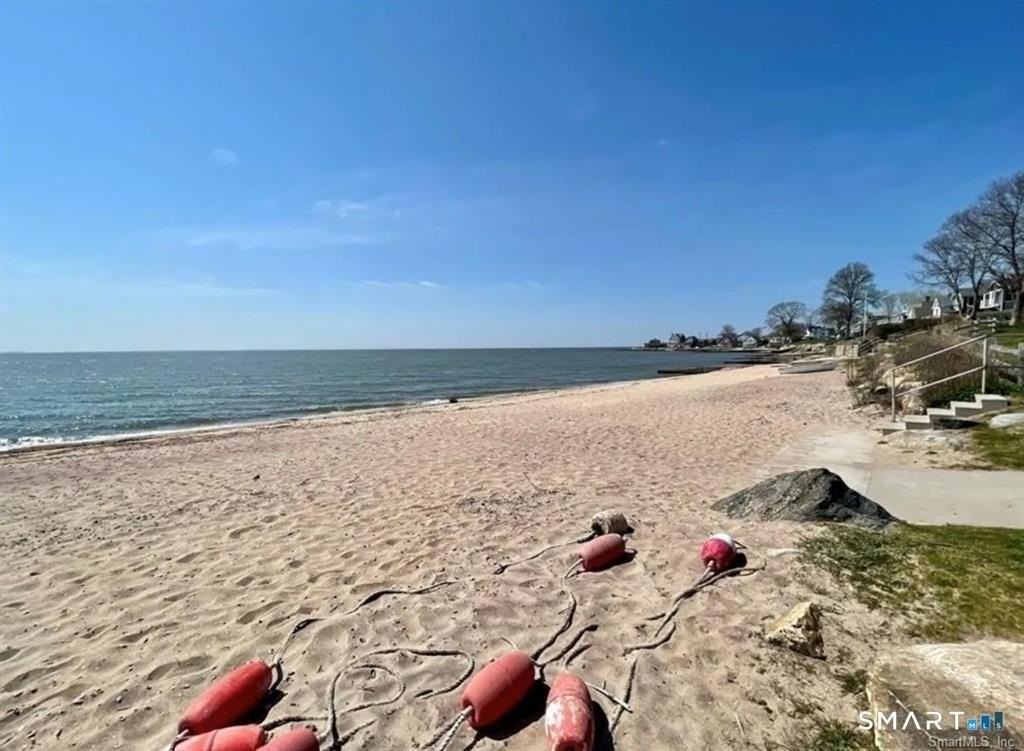 58 Chapman Ave - Photo 3 of 21