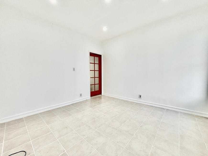 3405 Broadway - Photo 2 of 10