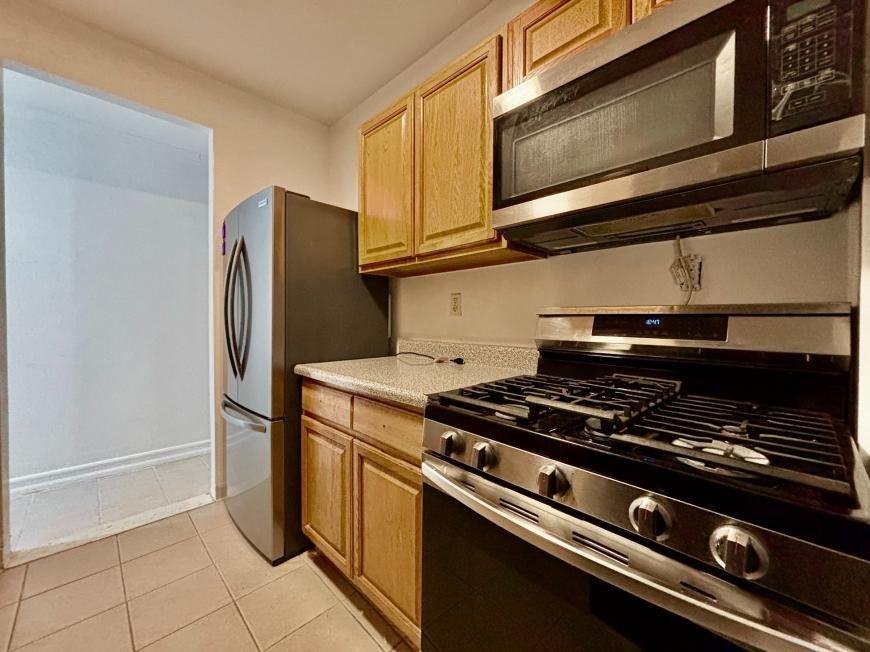 3405 Broadway - Photo 6 of 10