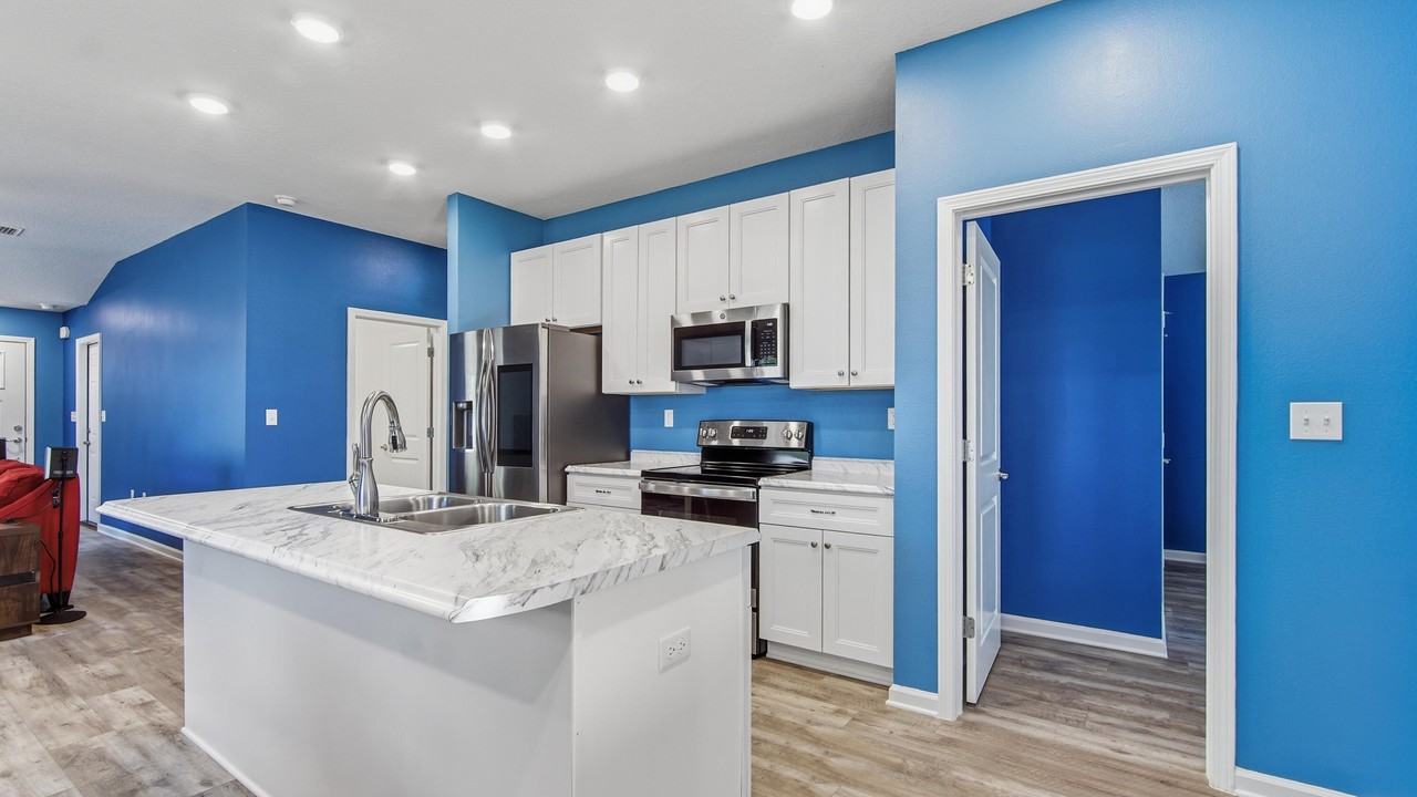 1249 Martin Rd - Photo 2 of 38