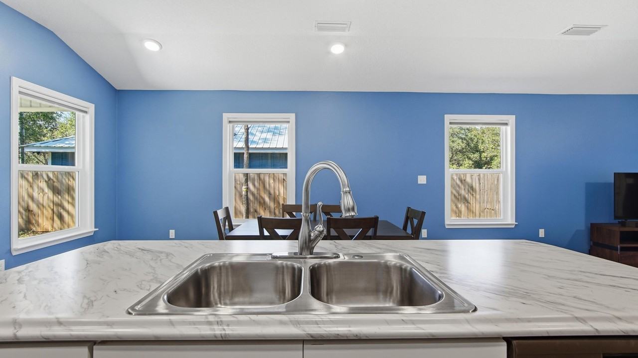 1249 Martin Rd - Photo 7 of 38