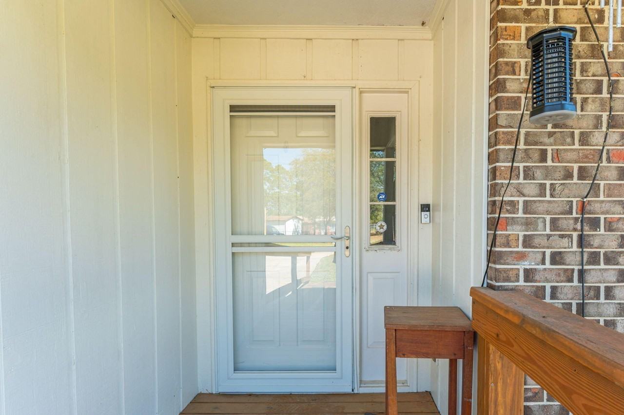 852 Twin Lakes Dr - Photo 4 of 34