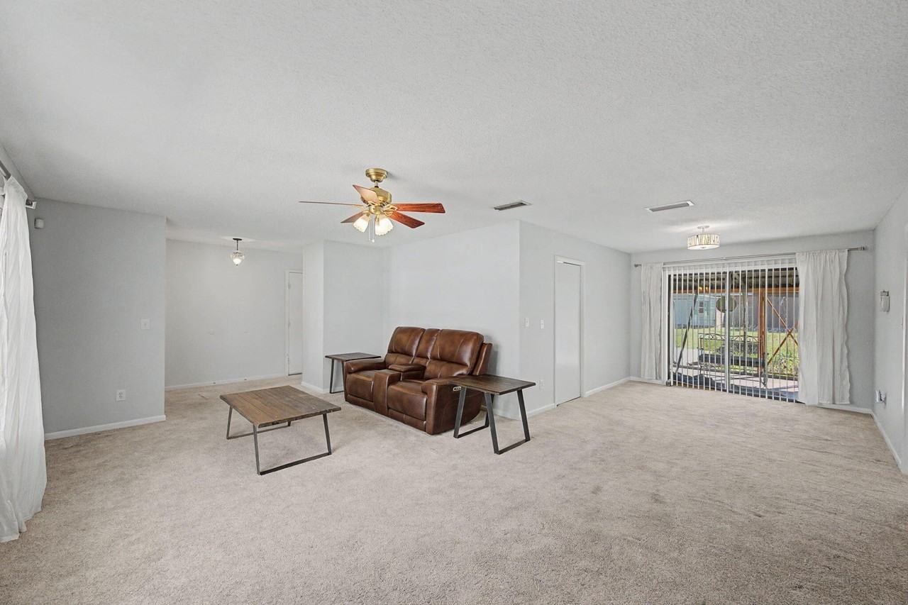 852 Twin Lakes Dr - Photo 6 of 34