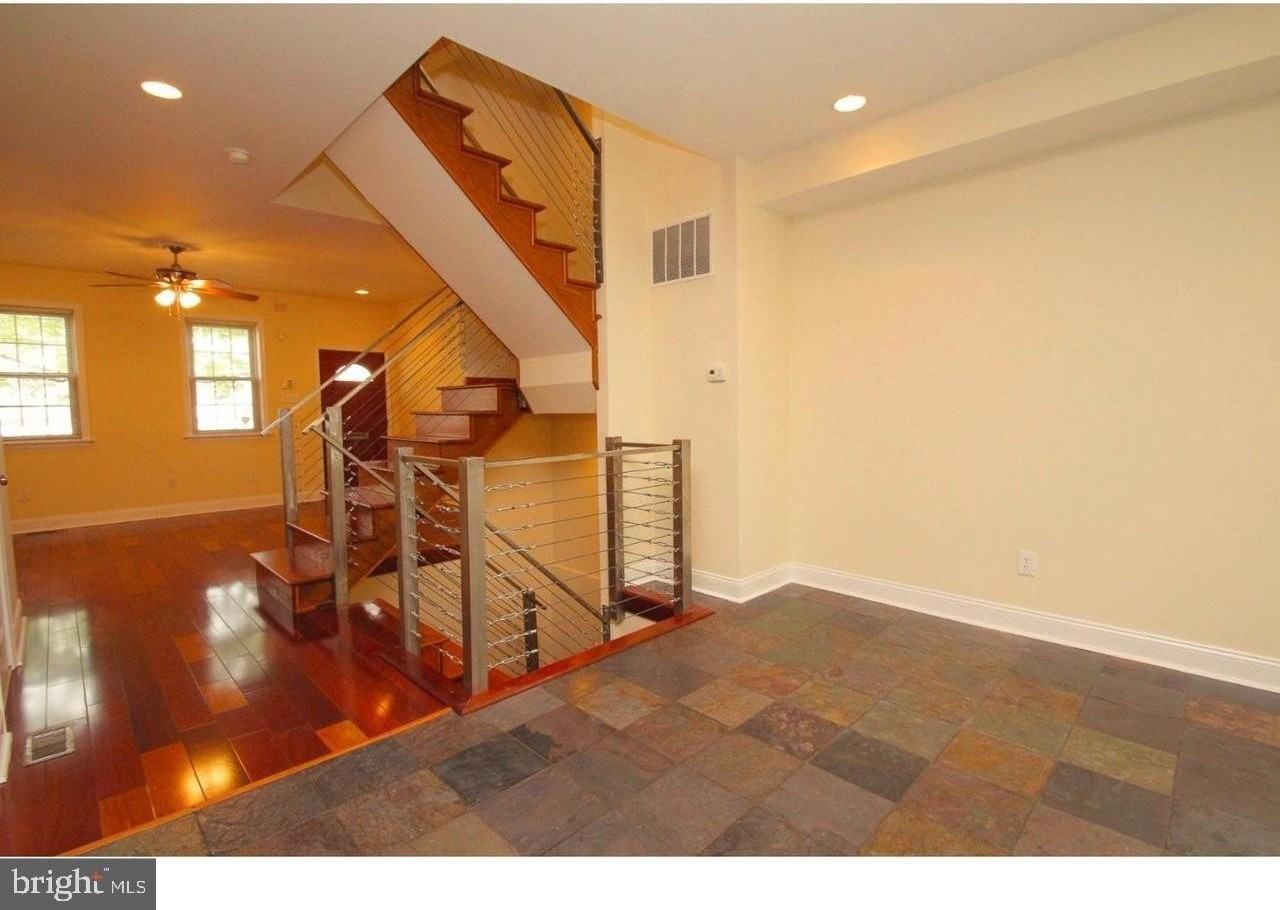 1224 Germantown Ave - Photo 5 of 19