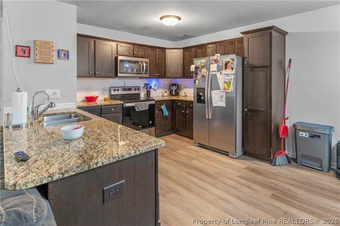 140 Dennings Farm Ln - Photo 3 of 23