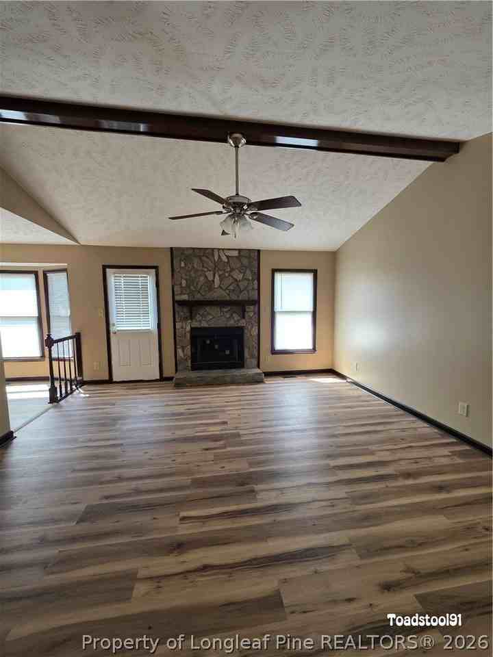 513 Roundtree Dr - Photo 4 of 9