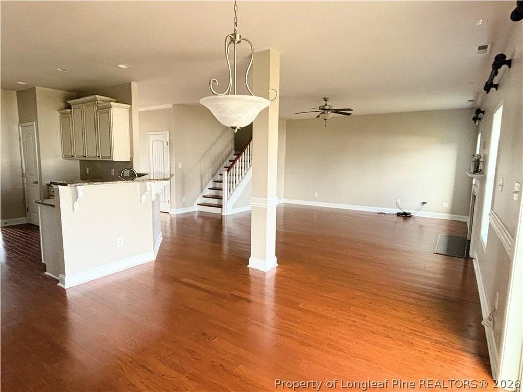 951 Ronald Reagan Dr - Photo 4 of 39