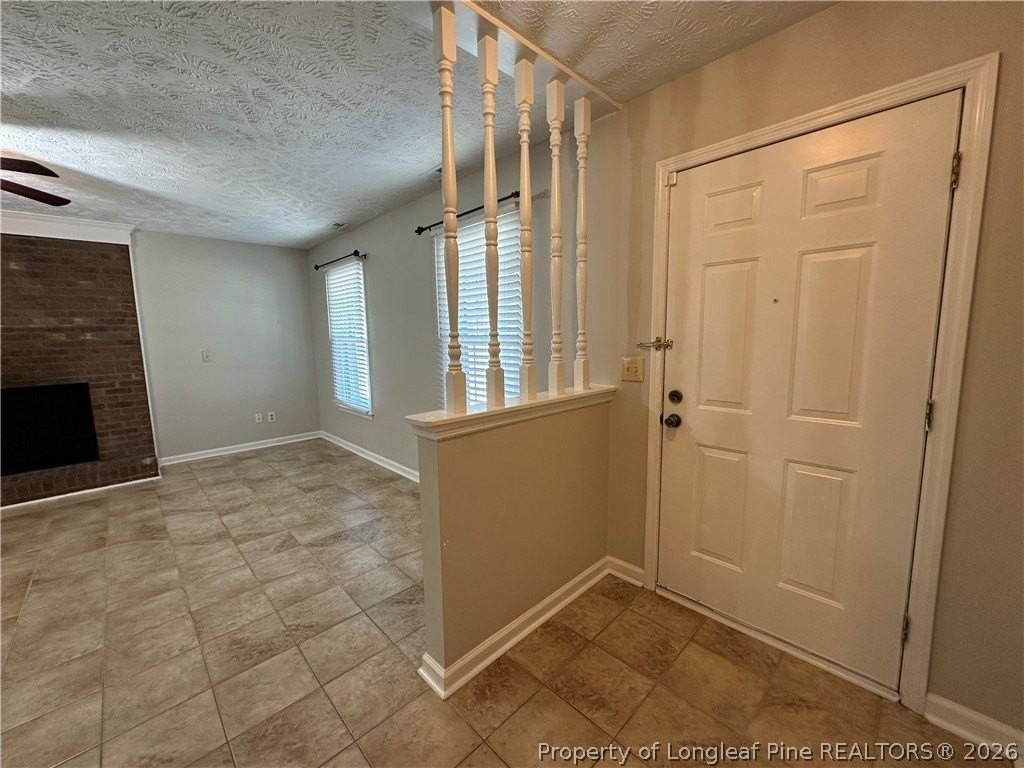 6413 Brookshire St - Photo 4 of 34