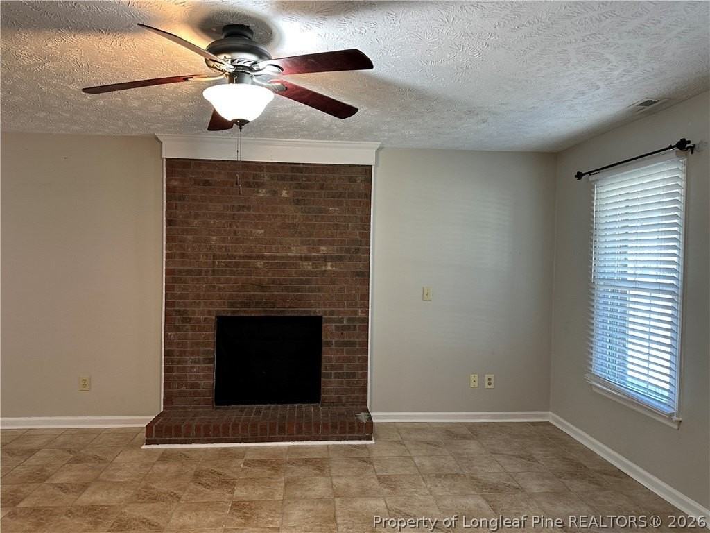 6413 Brookshire St - Photo 5 of 34