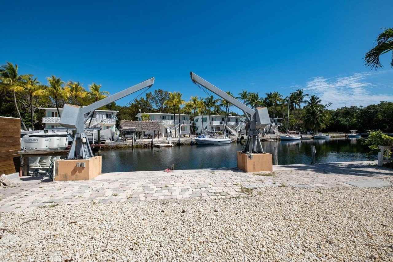 142 Airstream Ln - Photo 2 of 20