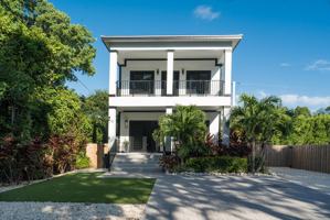 featured image of 19 Coral Way