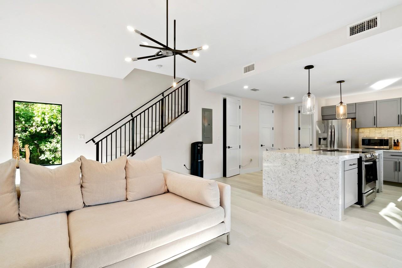 19 Coral Way - Photo 7 of 20