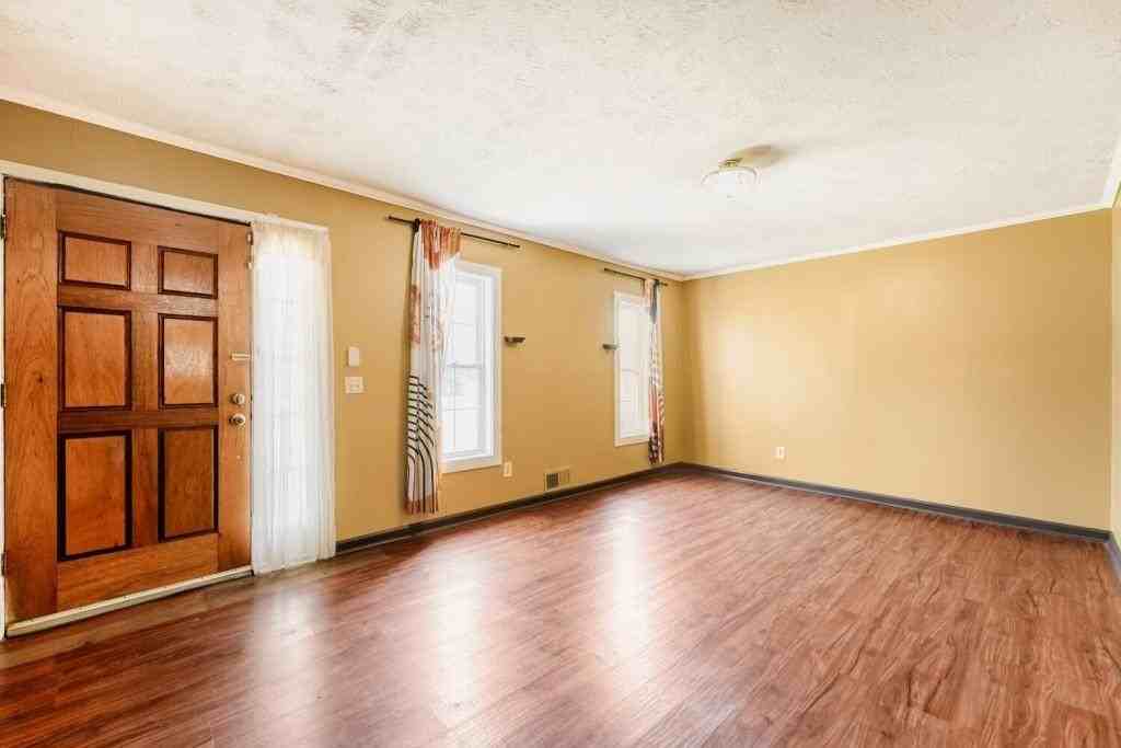 3160 Kipling Dr - Photo 5 of 28