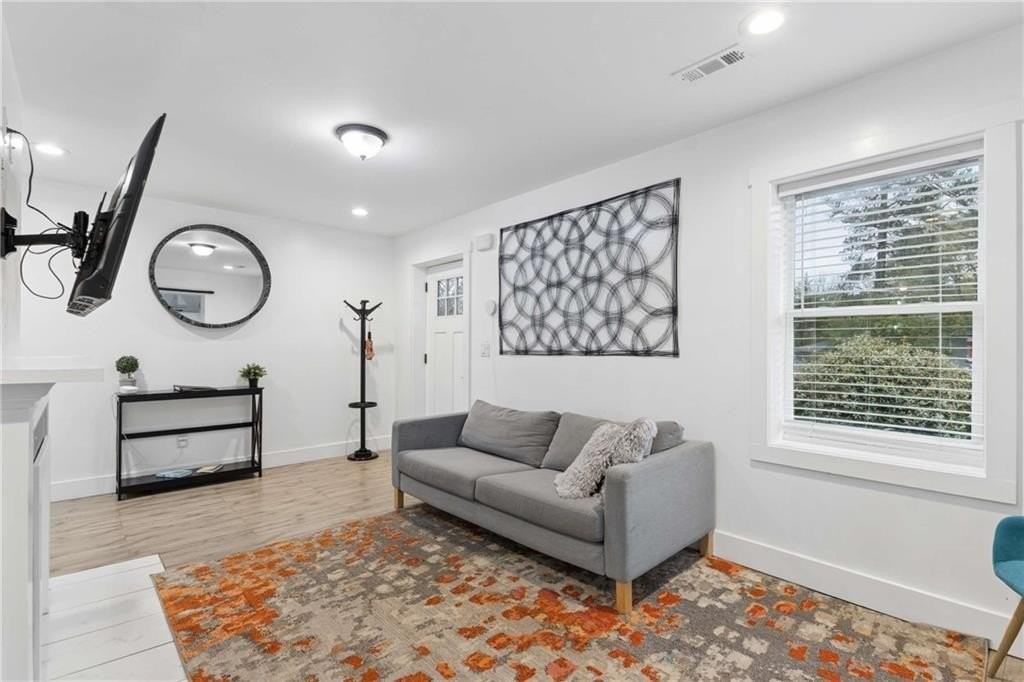 1298 Gideons Dr Sw - Photo 5 of 22