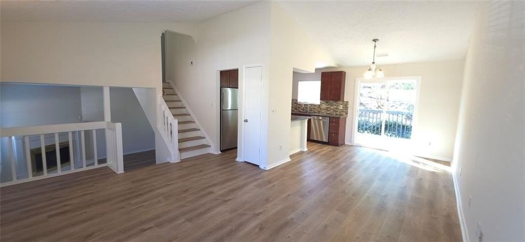 330 Knoll Ridge Ct - Photo 5 of 16