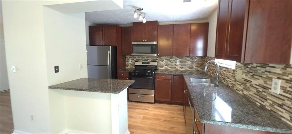 330 Knoll Ridge Ct - Photo 6 of 16