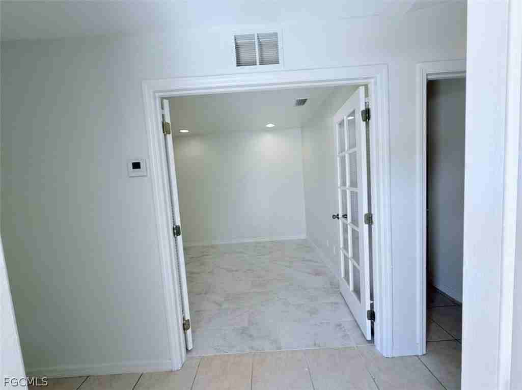 541 Hancock Bridge Pkwy - Photo 5 of 15