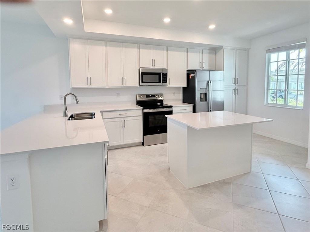 15285 Green Acres Ave Unit 415 - Photo 3 of 21