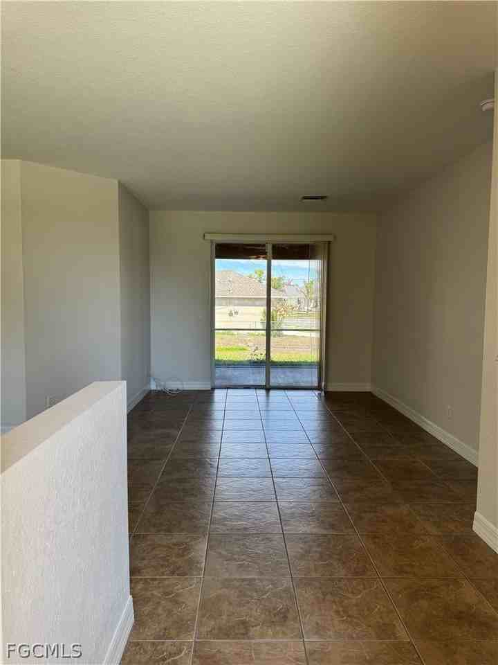 3800 20th St W - Photo 4 of 31