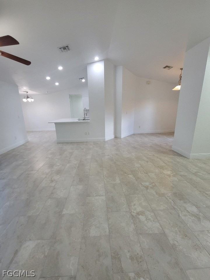 355 Paddock St - Photo 4 of 29